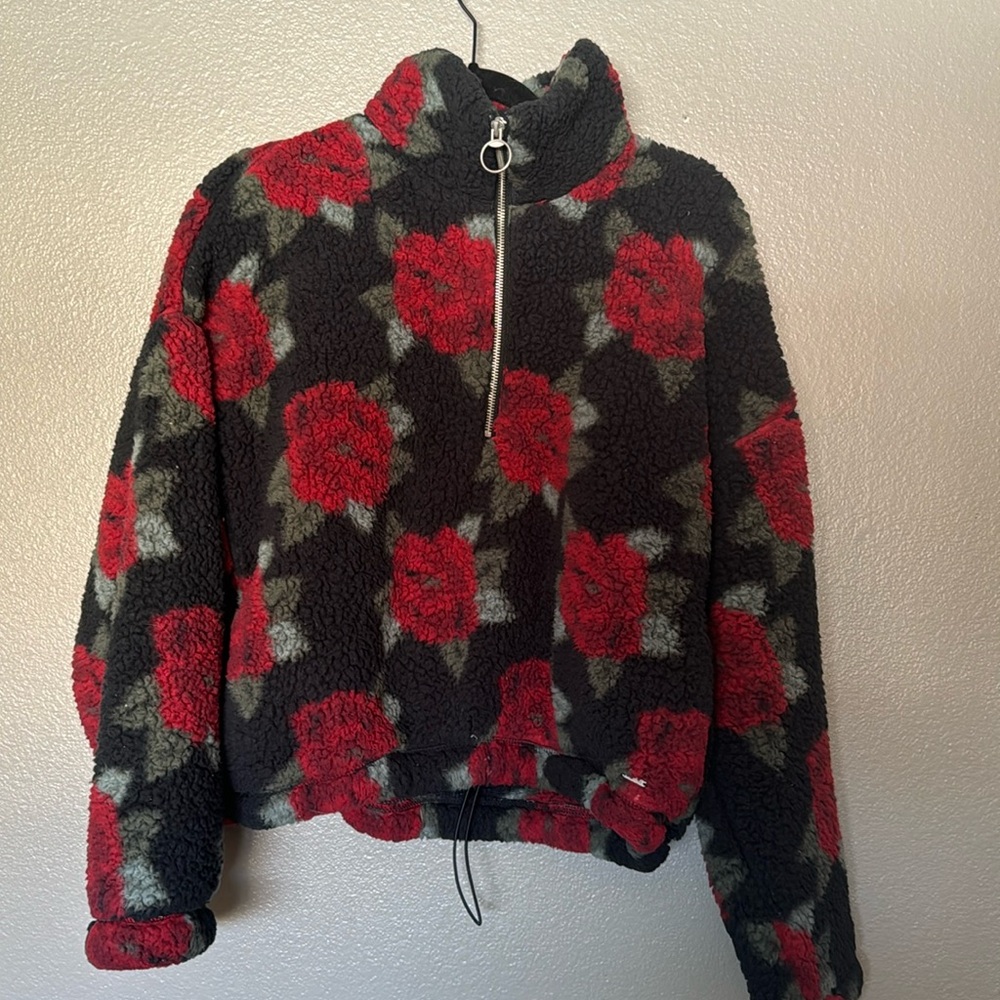 Rose Fleece cropped sweater